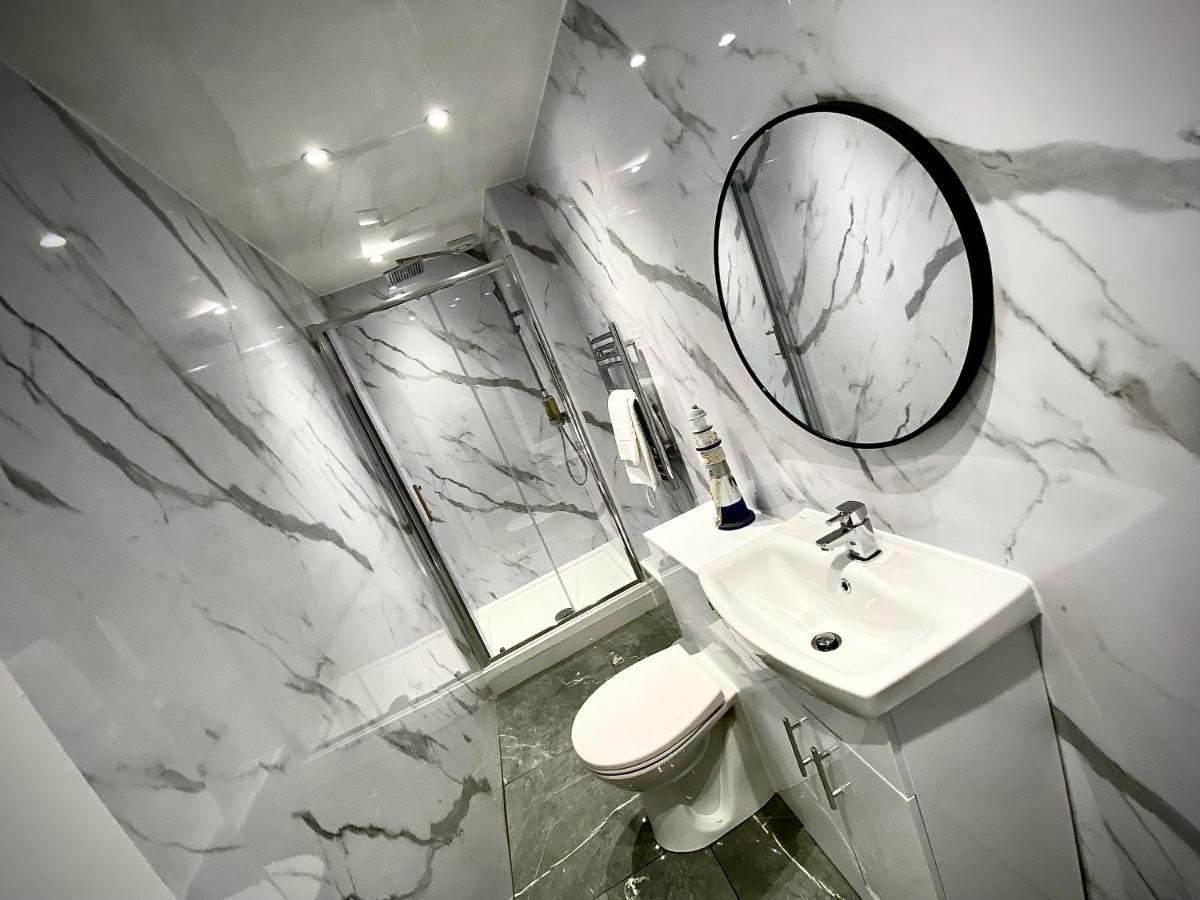 Beautiful Hot Tub Suite In Lytham St Annes Exteriör bild