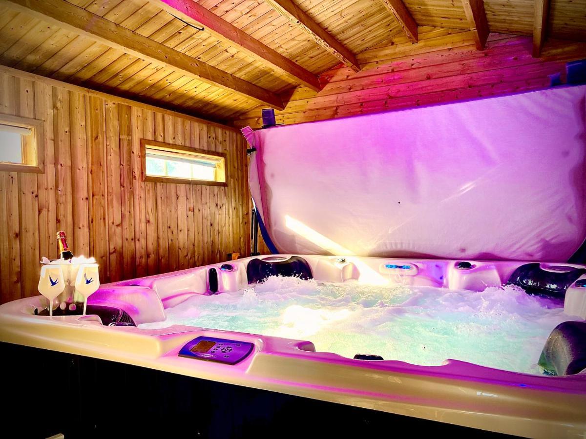 Beautiful Hot Tub Suite In Lytham St Annes Exteriör bild