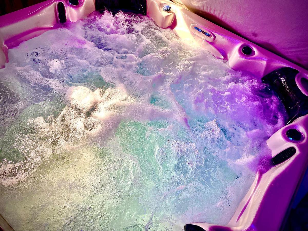 Beautiful Hot Tub Suite In Lytham St Annes Exteriör bild