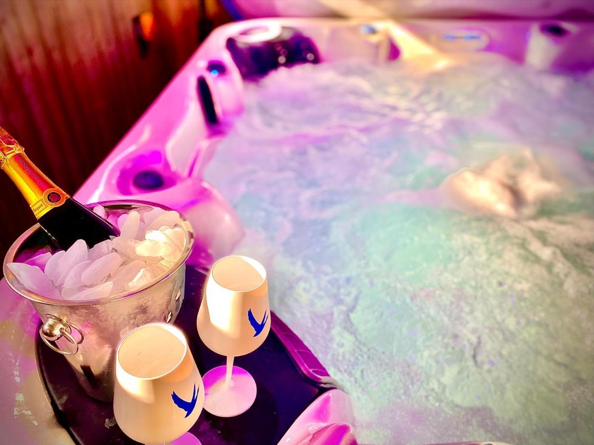 Beautiful Hot Tub Suite In Lytham St Annes Exteriör bild